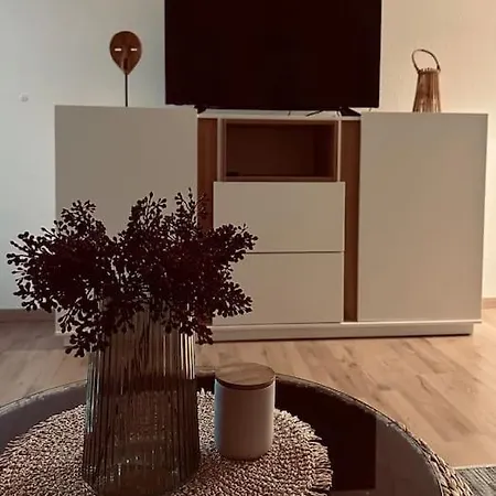 M&k Deluxe I 4 Personen I Balkon I Netflix I Wlan I Smart-tv ארפורט
