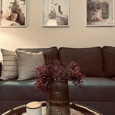 M&k Deluxe I 4 Personen I Balkon I Netflix I Wlan I Smart-tv * ארפורט